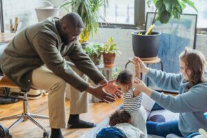 When do kids develop kneecaps? | The Parentology