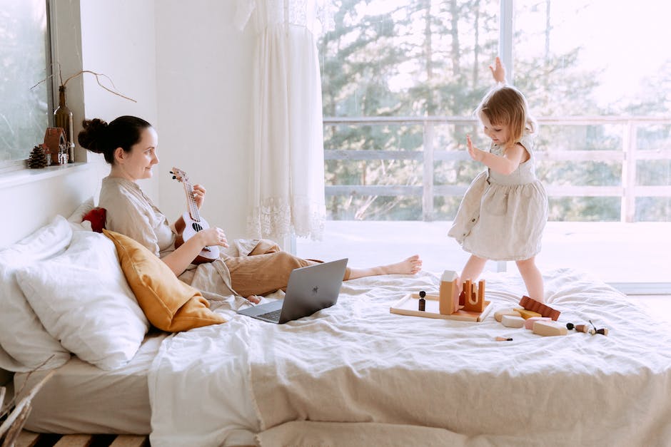 When do kids develop kneecaps? | The Parentology